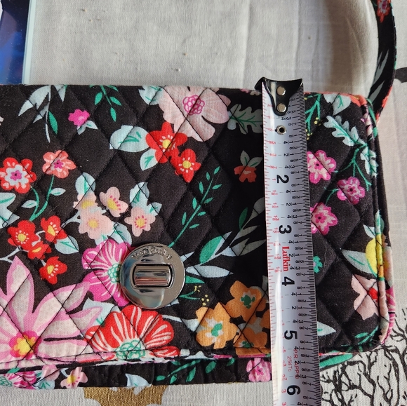 Vera Bradley Crossbody Purse - Picture 8 of 9